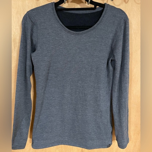 Uniqlo Tops - #182- UNIQLO-Heat tech ultra warm